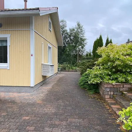 Apartment Talo Merikarvian Keskustassa Lahella Merta!