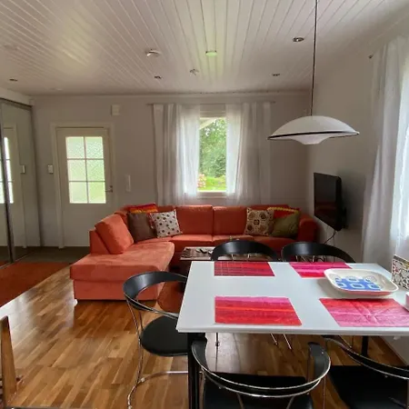 Talo Merikarvian Keskustassa Lahella Merta! Apartment