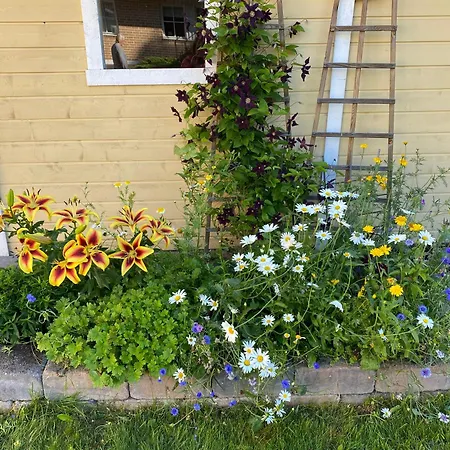 Talo Merikarvian Keskustassa Lahella Merta!