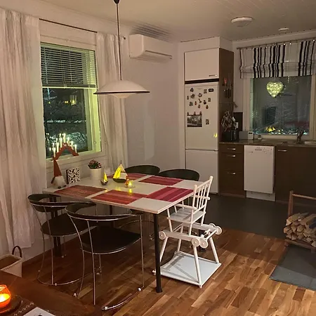 Talo Merikarvian Keskustassa Lahella Merta! Apartment