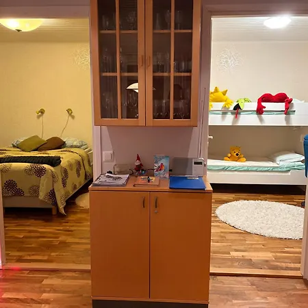 Talo Merikarvian Keskustassa Lahella Merta!