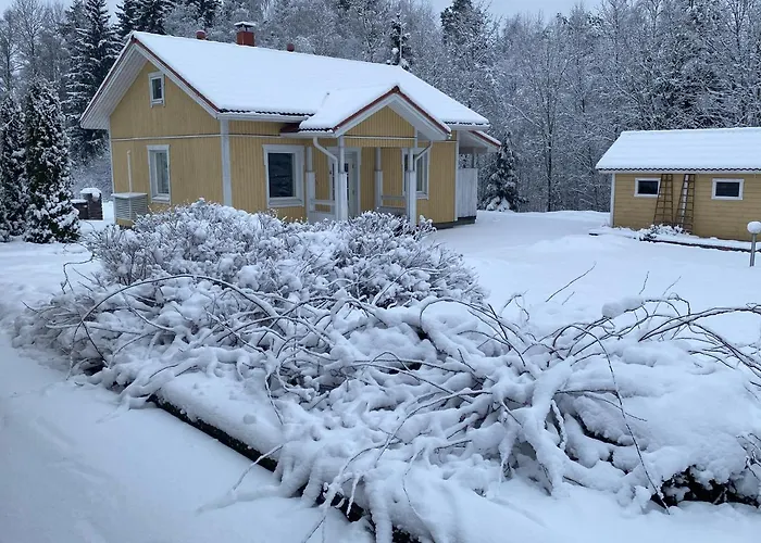 Talo Merikarvian Keskustassa Laehellae Merta!