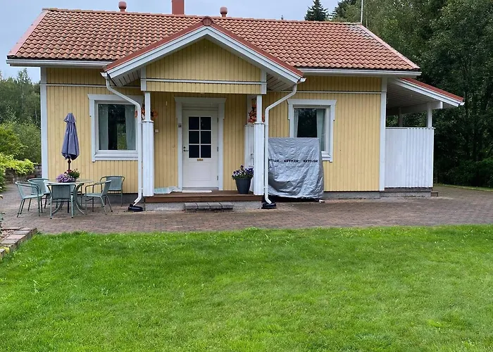 Talo Merikarvian Keskustassa Laehellae Merta!